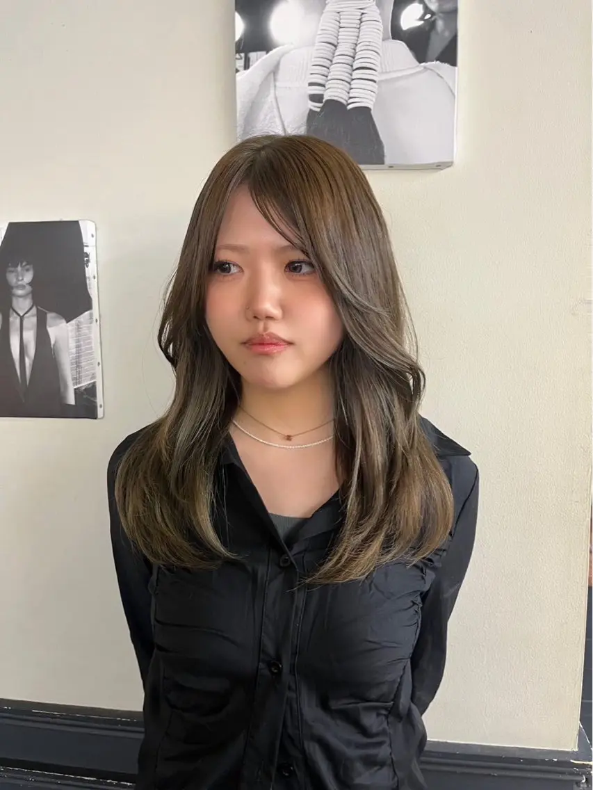 セミロング ヘアカラー ✨透明感 カラー🎀ミカゼのヘアスタイル