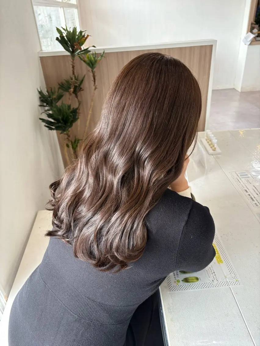 ロング ピンクブラウン 高橋 真歩のヘアスタイル