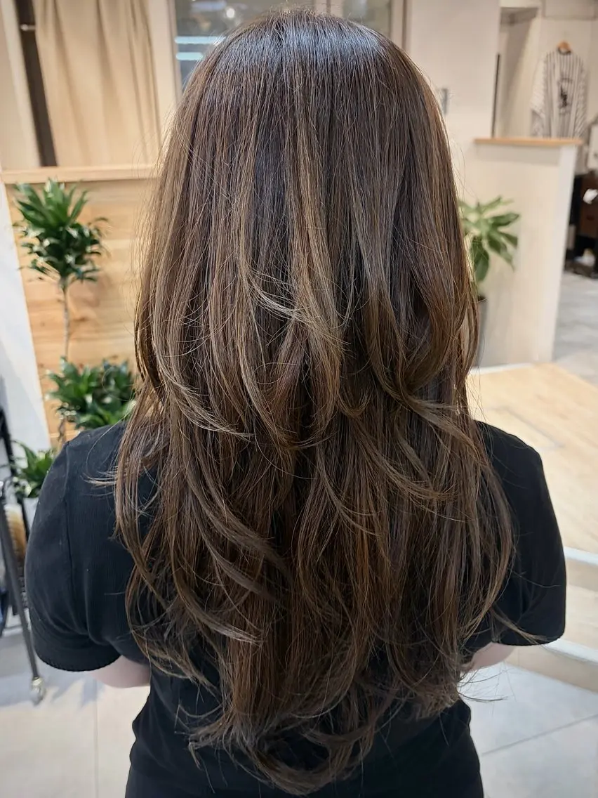 ロング カラー ブラウンカラー 透明感カラー レイヤーカット カット ヘアカラー トリートメント cana 札幌レイヤースタイルのヘアスタイル