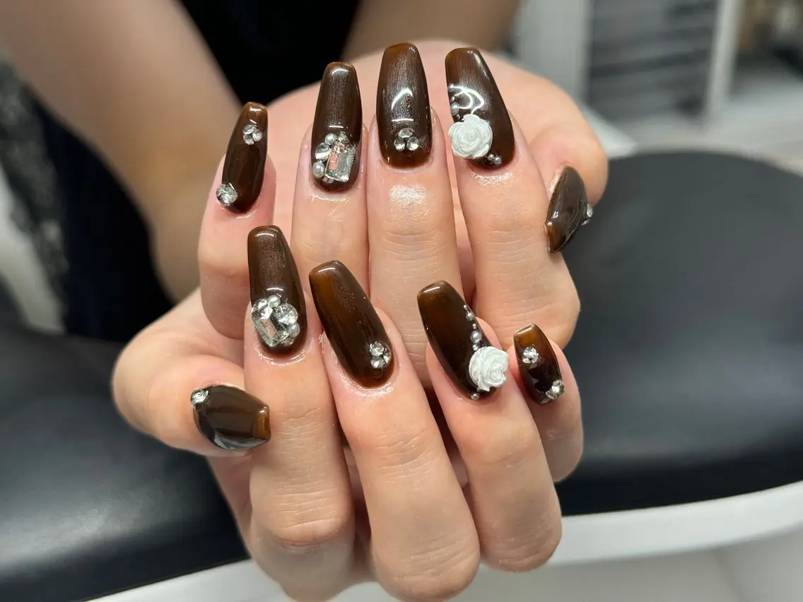 ネイル オーロラネイル チークネイル 長さ出し フットネイル フレンチネイル Nail&Eyela sh Nanaのネイルデザイン