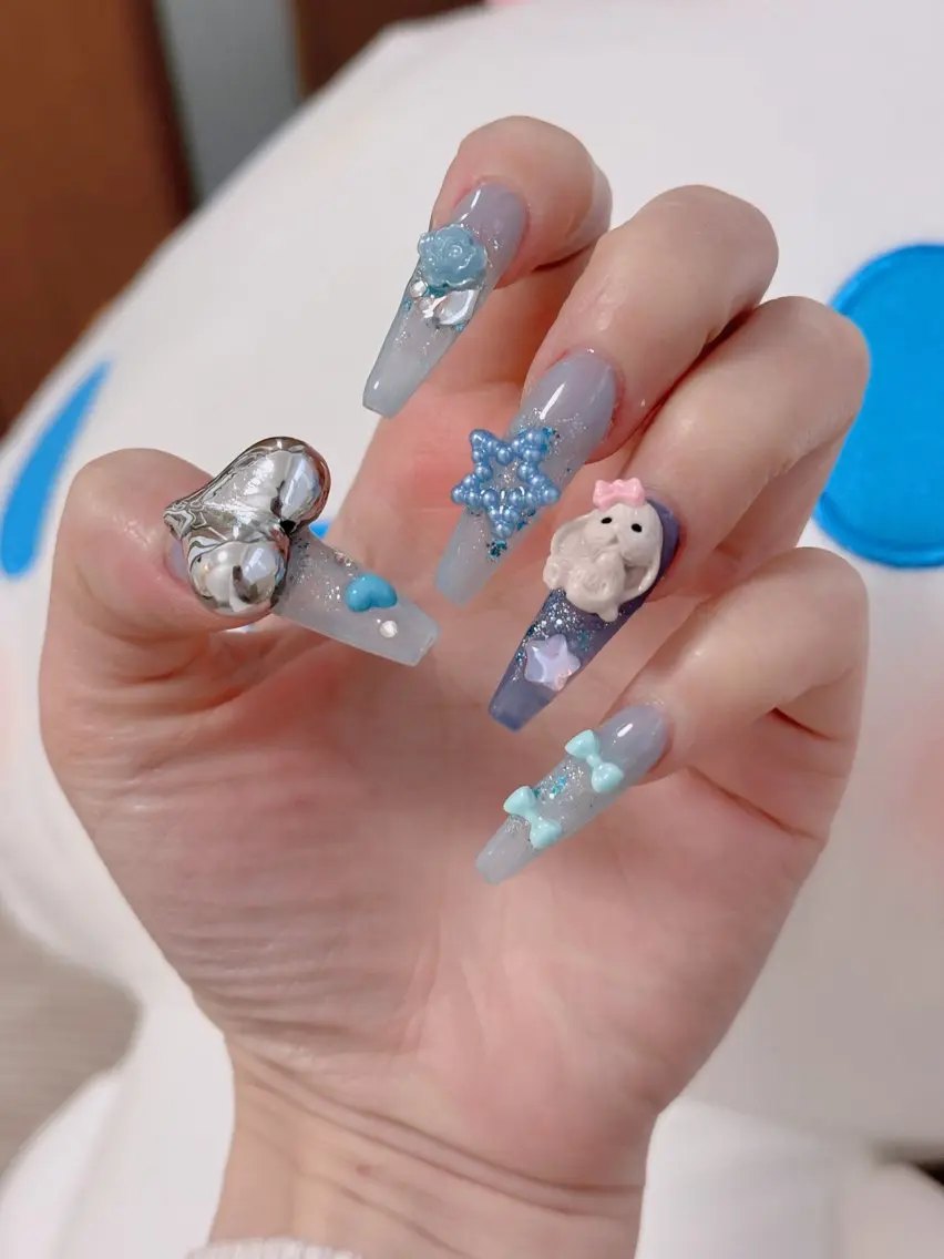ネイル オーロラネイル フレンチネイル ジェルネイル ハロウィン キラキラネイル H.baby Nail Salonのネイルデザイン