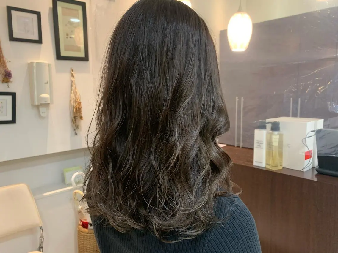 ミディアム カラー SOYON 🤍CHIZU🤍.のヘアスタイル