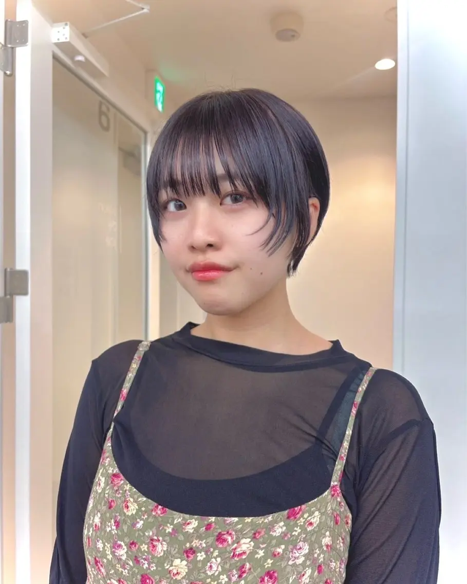 ショート カラー ショートレイヤー ラベンダーカラー レイヤーカット ショートヘア カット ヘアカラー トリートメント かどた はるなのヘアスタイル
