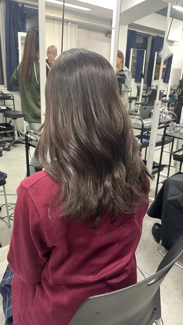 セミロング カラー ふわっと抜け感🫧 ブラウンベージュ🤎のヘアスタイル