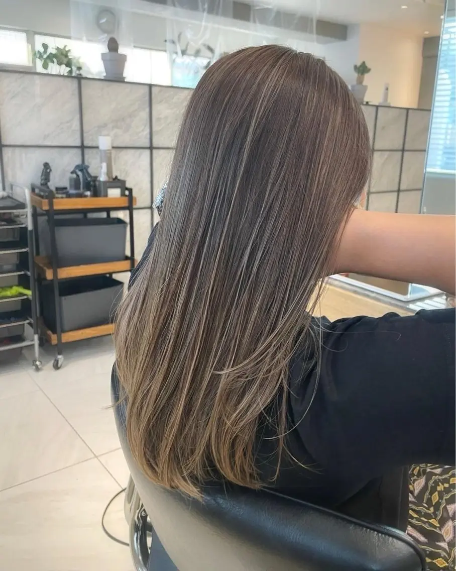 ロング カラー ハイライトカラー ハイライト カット ヘアカラー トリートメント 艶カラー/レイヤー 🦋AKARI🦋のヘアスタイル