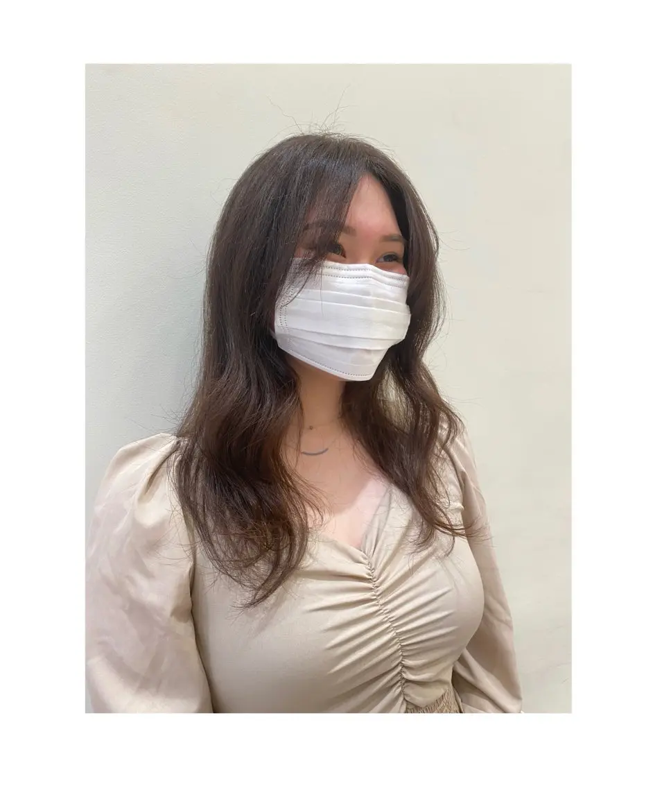 カラー 新嵩 真理のヘアスタイル