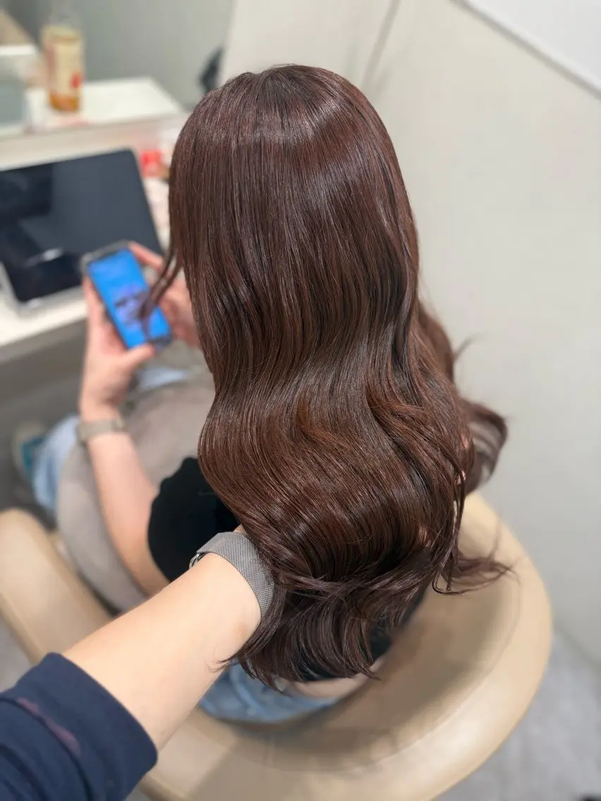 ロング カラー ブラウンカラー オレンジ オレンジブラウン ヘアカラー トリートメント ラベンダー💜 グレージュ🩶のヘアスタイル