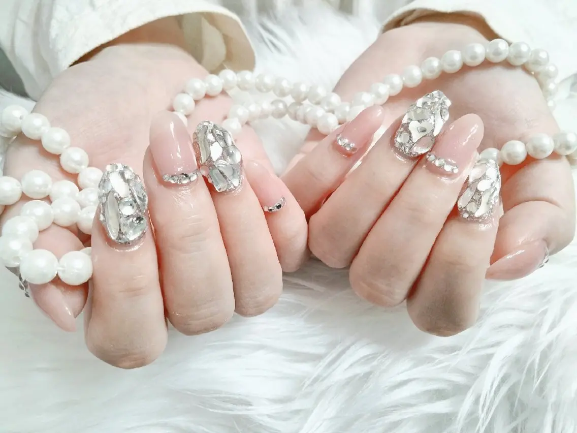 ネイル 持ち込み 春ネイル ストーンネイル ハンドネイル Beaubie nailサロンのネイルデザイン