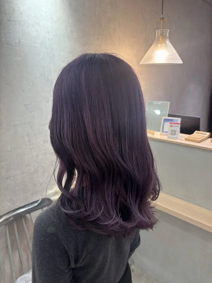 セミロング パープルカラー 石原 望来のヘアスタイル