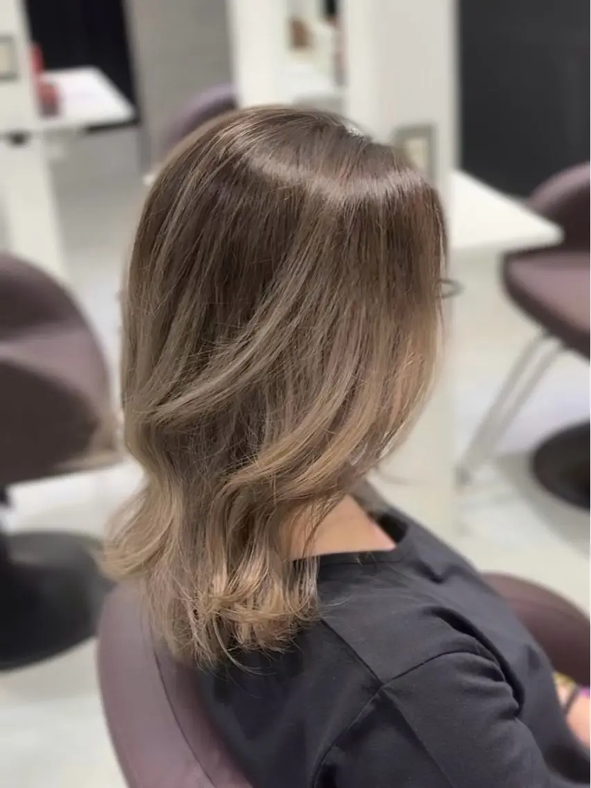 ミディアム 外国人風カラー レイヤーカット ヘアカラー あい❤︎ /韓国巻き/レイヤーのヘアスタイル