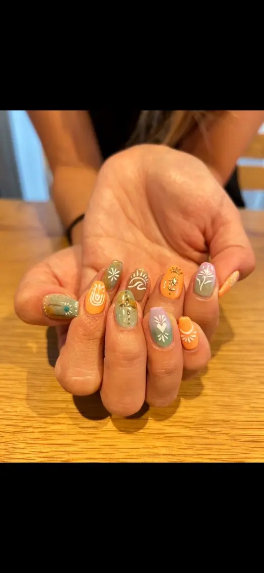 ネイル ハンドネイル Emo'snail エモズネイルのネイルデザイン