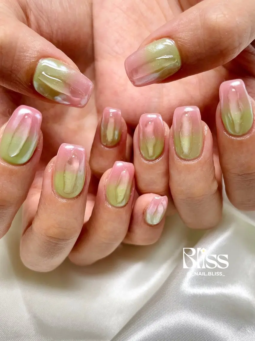 ネイル グラデーション 氷ネイル・うるうるネイル ぷっくりネイル ハンドネイル NAIL BLISSのネイルデザイン