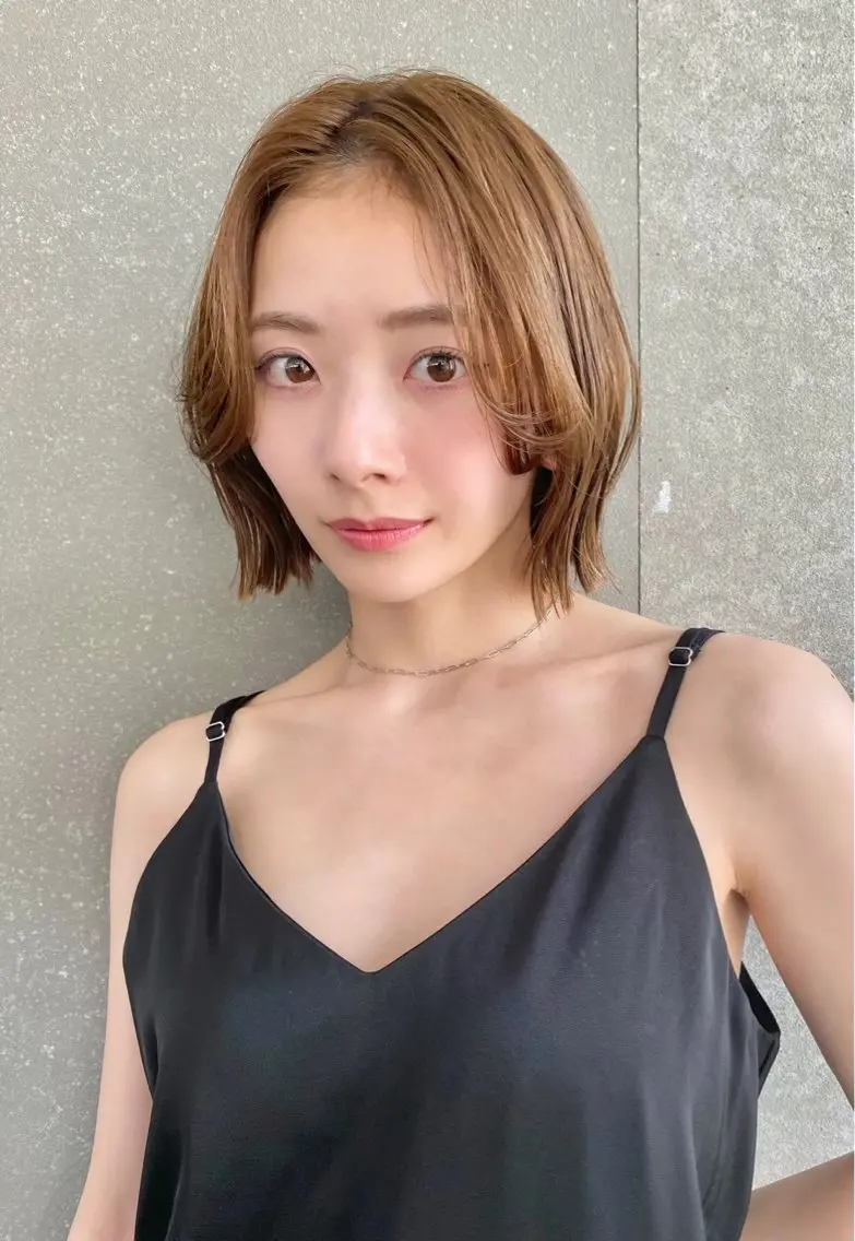ショート ボブレイヤー ボブ くびれヘア 韓国風ヘア レイヤーカット カット ヘアカラー トリートメント 小顔レイヤー/顔周り 艶髪カラー/金山のヘアスタイル
