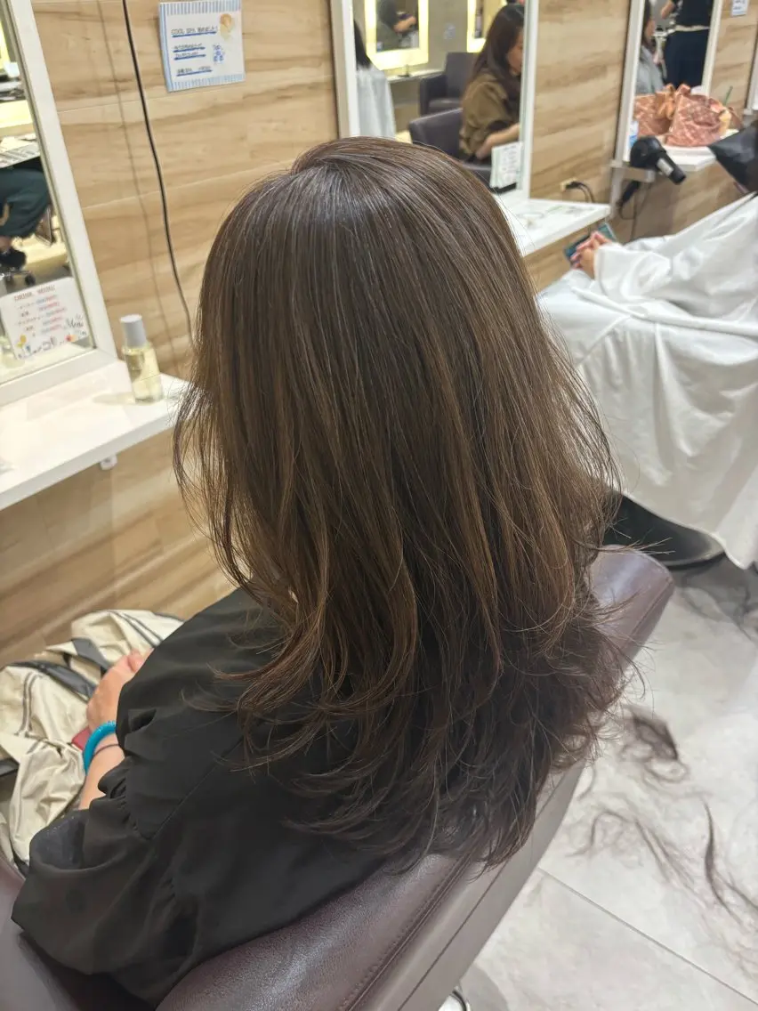 ロング カット ヘッドスパ 長岡 明音のヘアスタイル