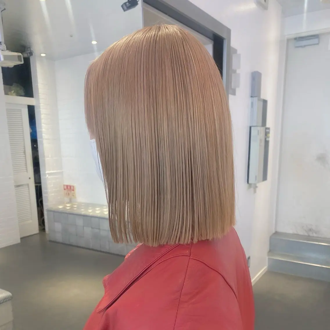 ショート カラー ベージュカラー レイヤー sala 推しカラー職人🎀のヘアスタイル