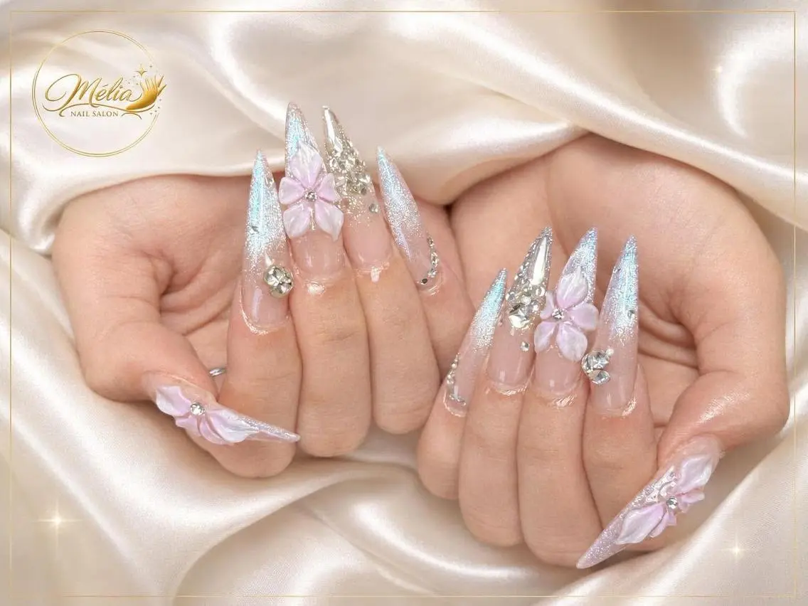 ネイル フレンチネイル ロングネイル 持ち込み ストーンネイル ワンホンネイル Melia Nail Nambaのネイルデザイン