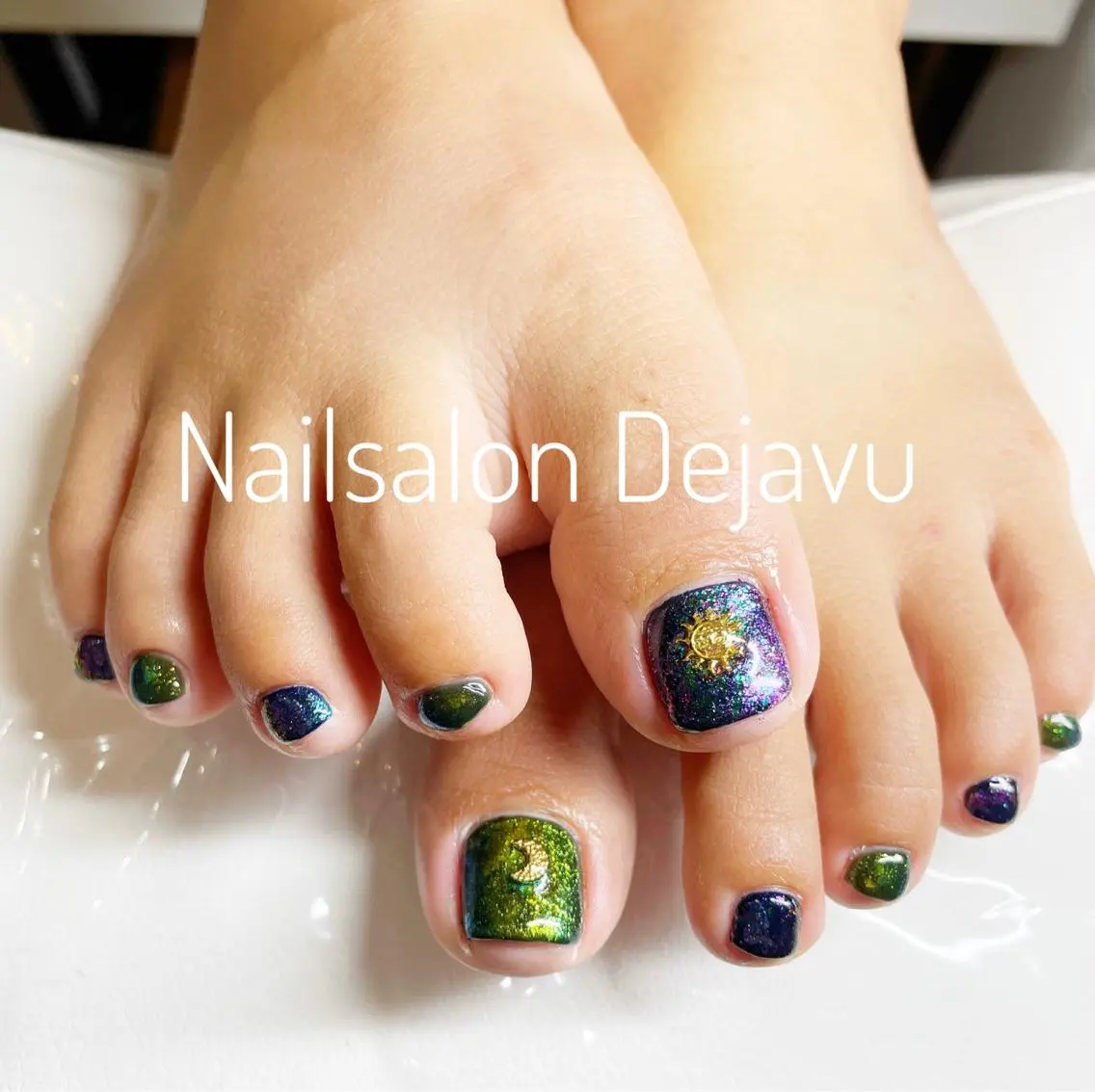 ネイル アートネイル フットネイル ワンカラーネイル Nail salon Dejavu 🌿のネイルデザイン