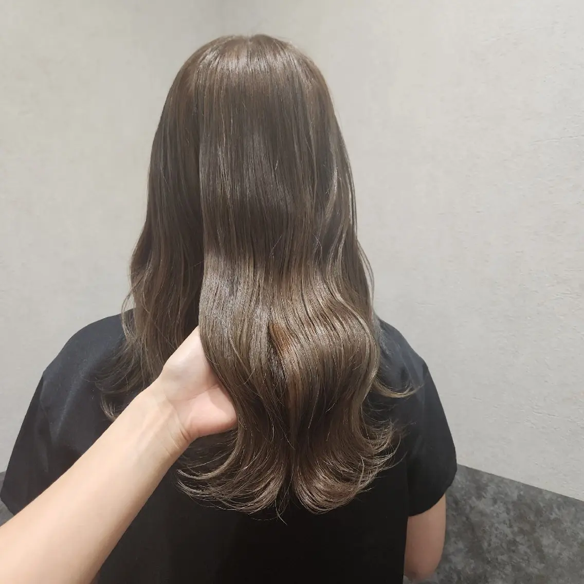セミロング カラー ベージュカラー オリーブベージュ トリートメント シールエクステ🎀 ホシノ🕒ユウカのヘアスタイル
