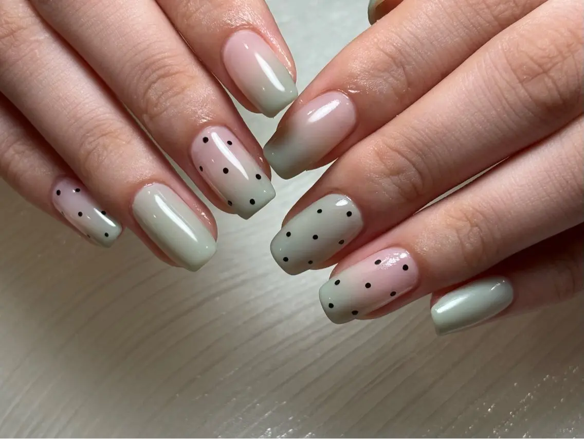 ネイル ハンドネイル NAILARTIST MIKAのネイルデザイン