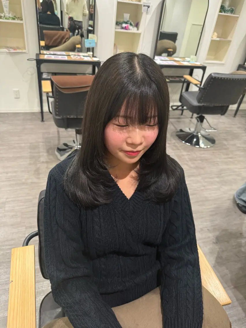 セミロング カラー 顔まわりレイヤー レイヤーカット カット ヘアカラー トリートメント 艶髪レイヤー上田 紗也🇰🇷💗のヘアスタイル