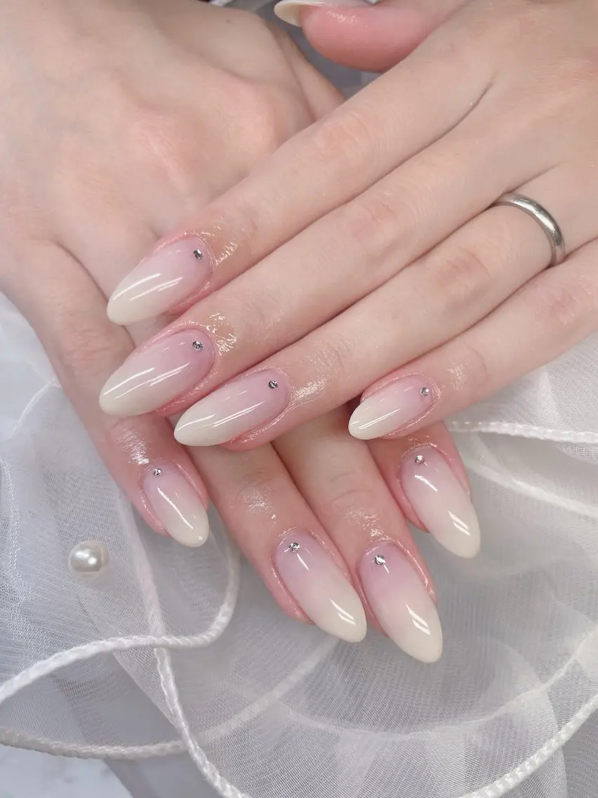 💅カラーグラデーション💎 【全員ジェルオフ&ドライケア込み】💫ベースカラー別途1,100円の写真