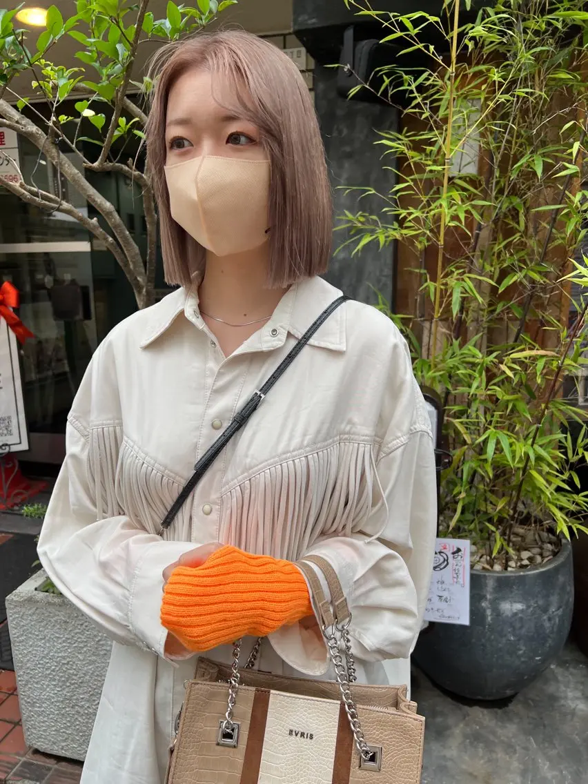 ミディアム カラー 顔周りレイヤーカット ブリーチminamiのヘアスタイル