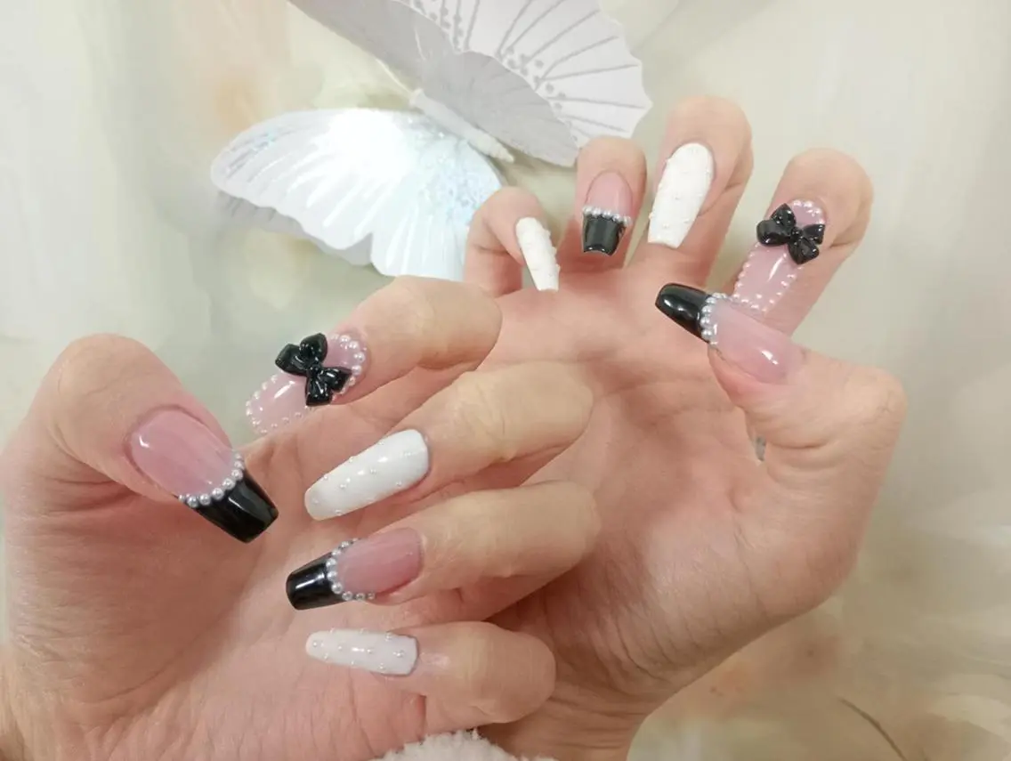 ネイル 長さ出し フレンチネイル ジェルネイル ガラスフレンチ 韓国ネイル Hana Bloom Nail💛Rinaのネイルデザイン
