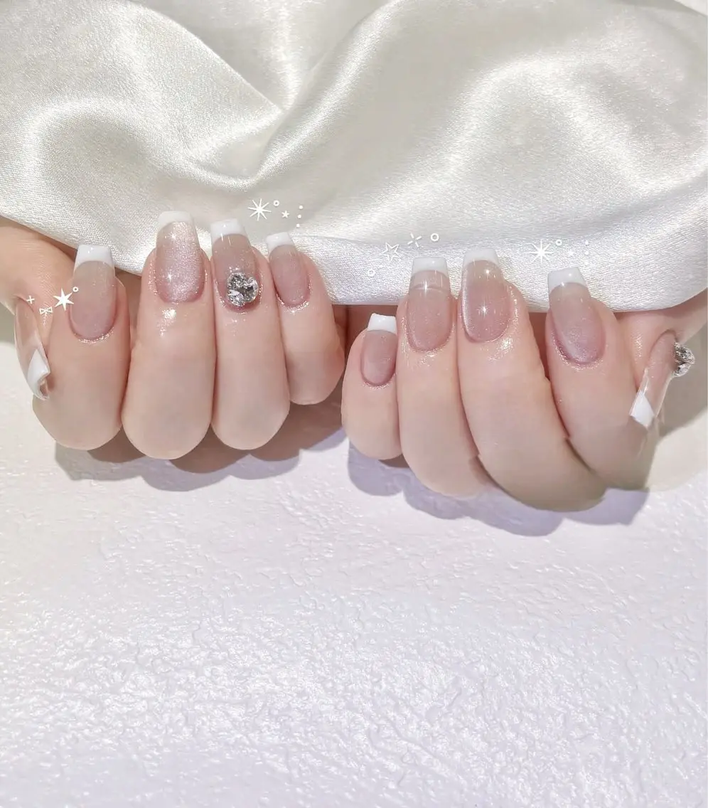 ネイル アニマル柄 オーロラネイル チークネイル フラッシュネイル ジェルネイル ハンドネイル Tira Nailのネイルデザイン