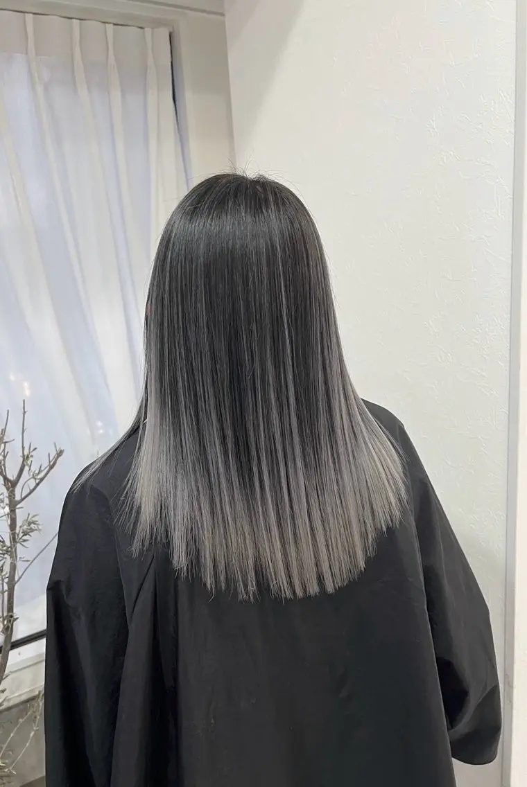 ミディアム カラー バレイヤージュ グレージュ レイヤーカット 指名数No.1 /NAOYAのヘアスタイル