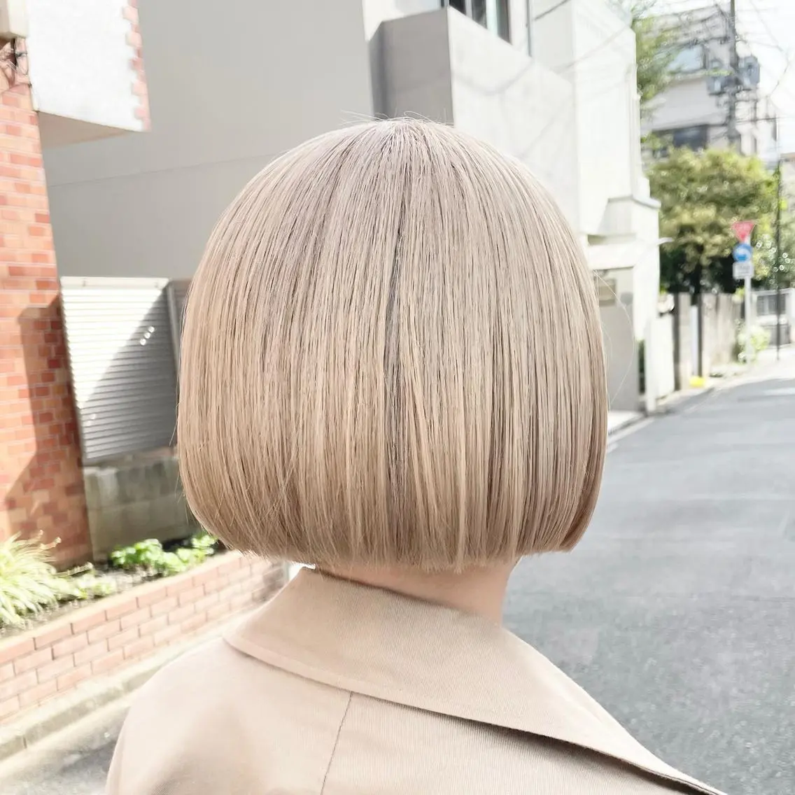 ショート カラー ブリーチ ブロンド ホワイトブロンド ボブ カット ヘアカラー トリートメント kitin 吉祥寺 山岸花のヘアスタイル