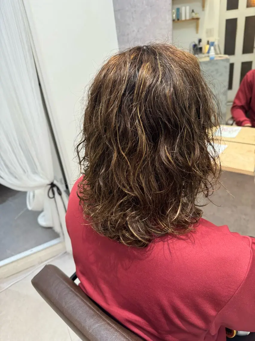 セミロング パーマ メンズ メンズパーマ セミロングパーマ カット パーマ トリートメント 似合う髪型が 分からない方へのヘアスタイル