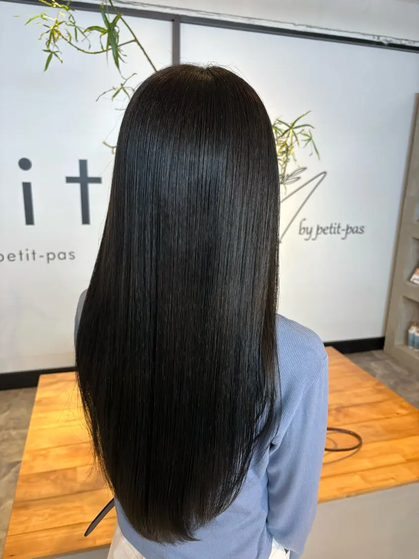 カラー 岩崎 郁音のヘアスタイル
