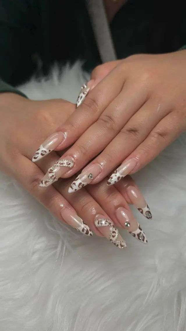 ネイル ジェルネイル キラキラネイル 韓国ネイル 持ち込み ニュアンスネイル RUNA Nemnailのネイルデザイン