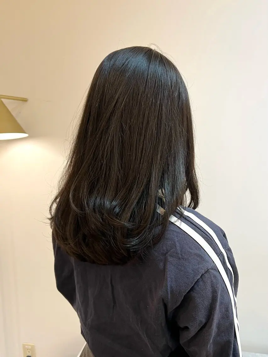 セミロング カラー ベージュカラー ブリーチ 透明感カラー ダブルカラー グレージュ ヘアカラー 艶カラー/透明感 /ヒグチアオイのヘアスタイル
