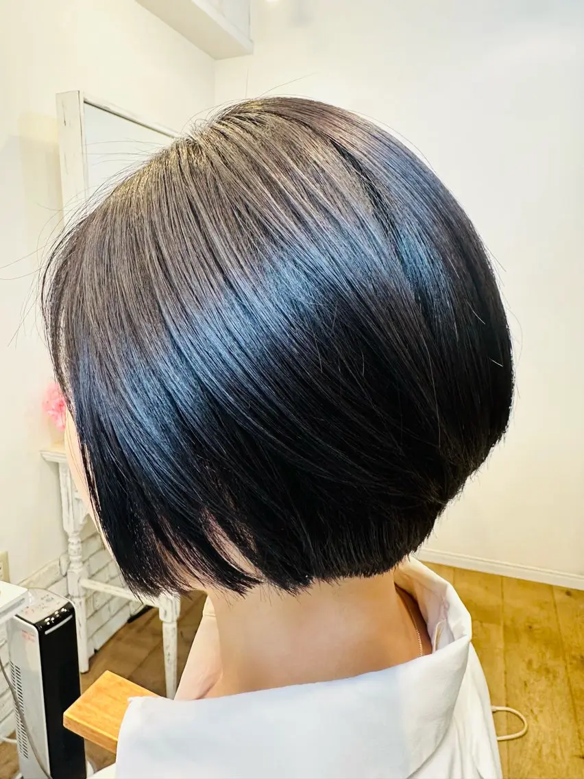 ショート カラー ショートボブ 黒髪 ナチュラルブラック ボブ ショートヘア BANDE 水崎 悟のヘアスタイル