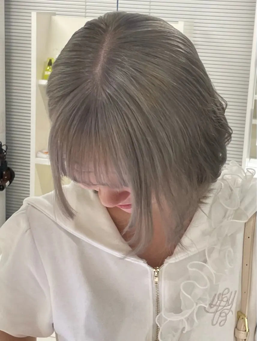 ミディアム カラー yuzuna ハイトーン 天神のヘアスタイル