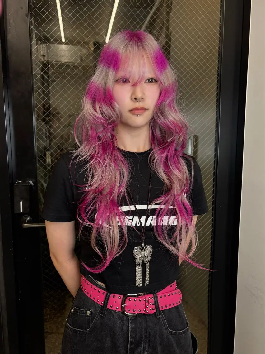 ロング カラー ベージュカラー ブリーチ 抜きっぱなしブロンド ブロンド ブルーカラー ヘアカラー ハイトーンカラー/ デザインカラー/瑛樹のヘアスタイル