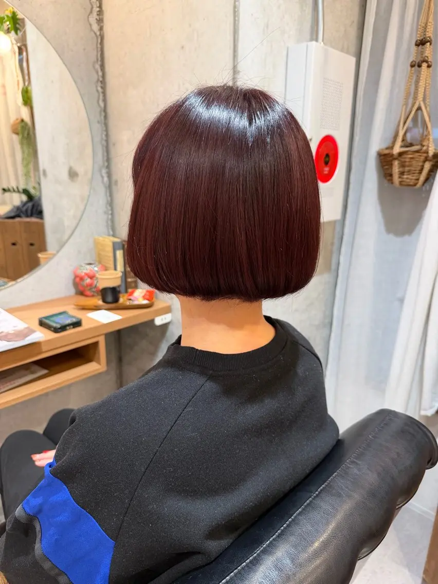 カラー ボルドーカラー 髪質改善 Remember Manaのヘアスタイル