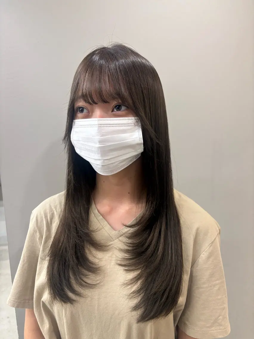 ロング カラー グレージュ オリーブグレージュ オリーブグレー 吉川 未佑のヘアスタイル
