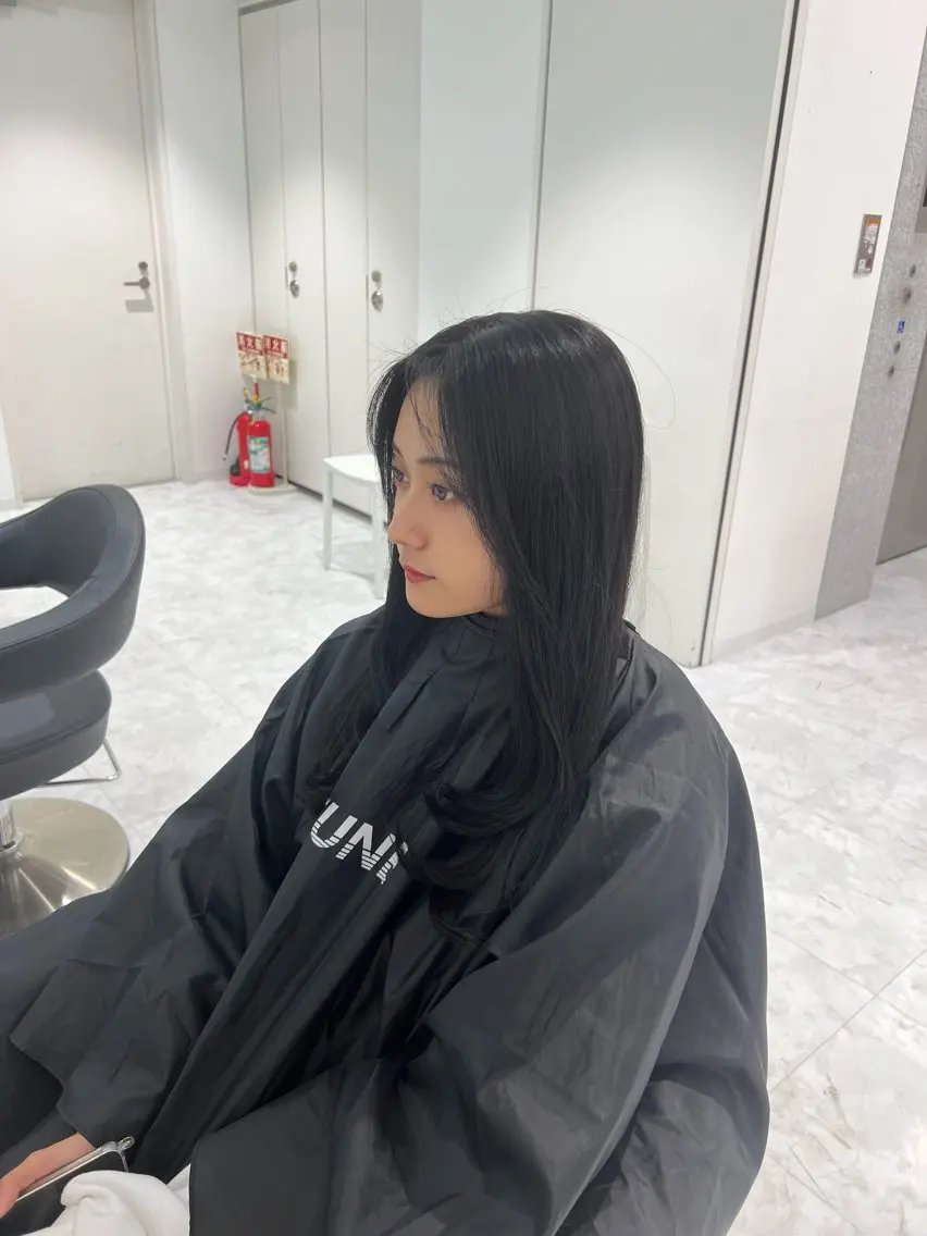 ロング カラー 黒髪 ブルーカラー ブルーブラック 髪質改善 韓国風ヘア ブリーチなし特化 美容師💖SAE💖のヘアスタイル