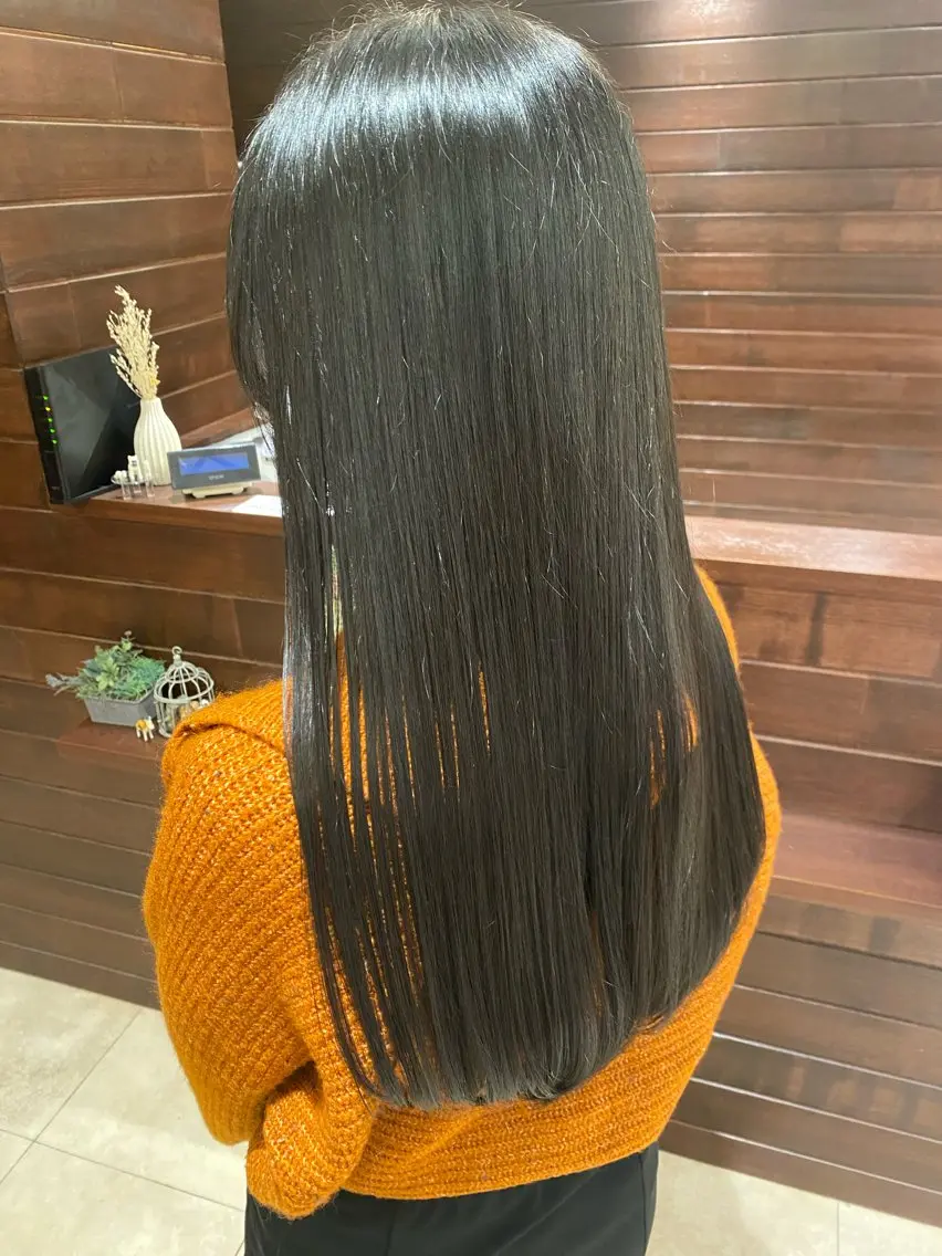 ロング カラー グレージュ オリーブグレージュ オリーブグレー 井上 万由のヘアスタイル