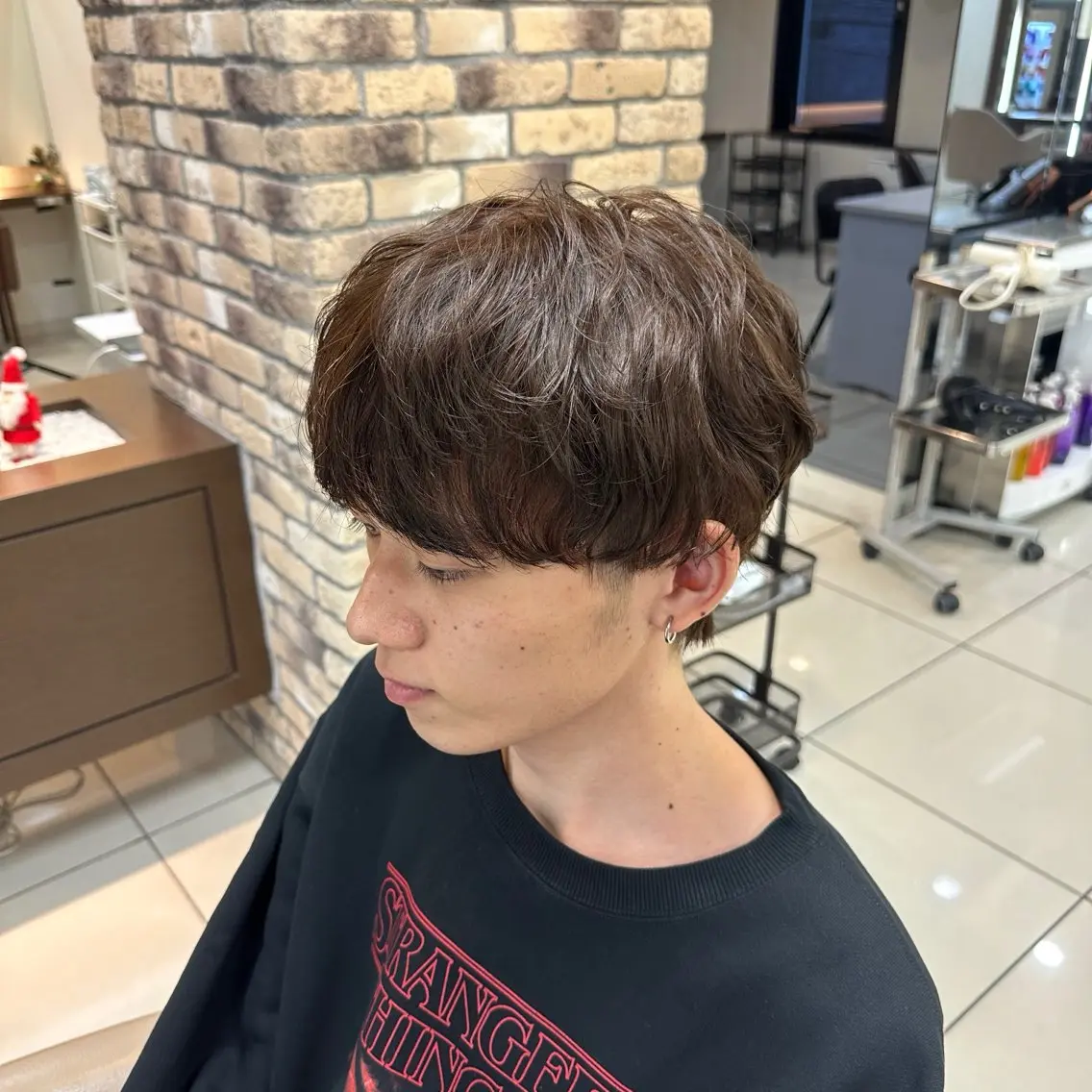 パーマ メンズ メンズ特化シャドウパ ーマラウンドマッシュのヘアスタイル