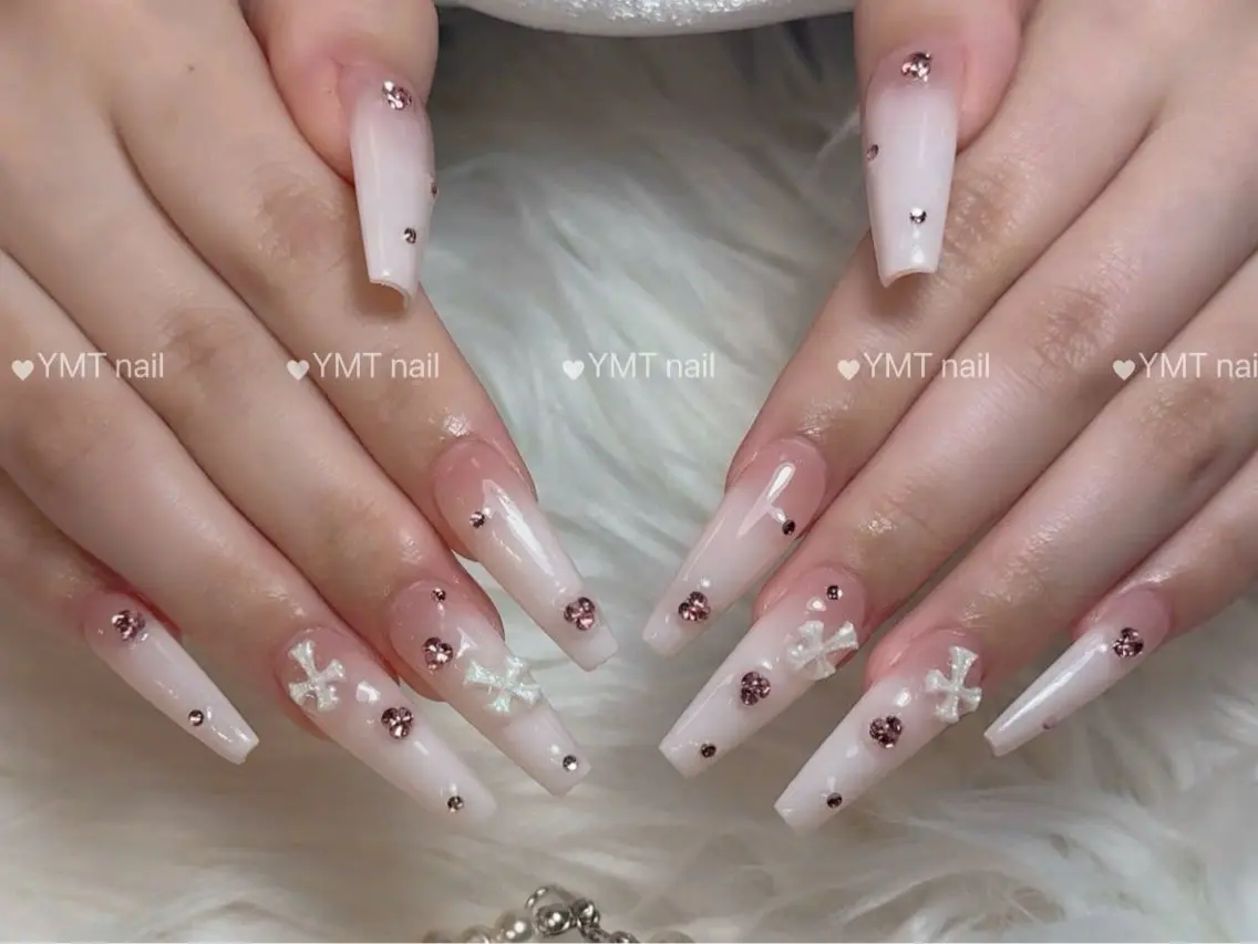ネイル 長さ出し フットネイル ジェルネイル 韓国ネイル マグネットネイル ハンドネイル YMT NailStudioのネイルデザイン