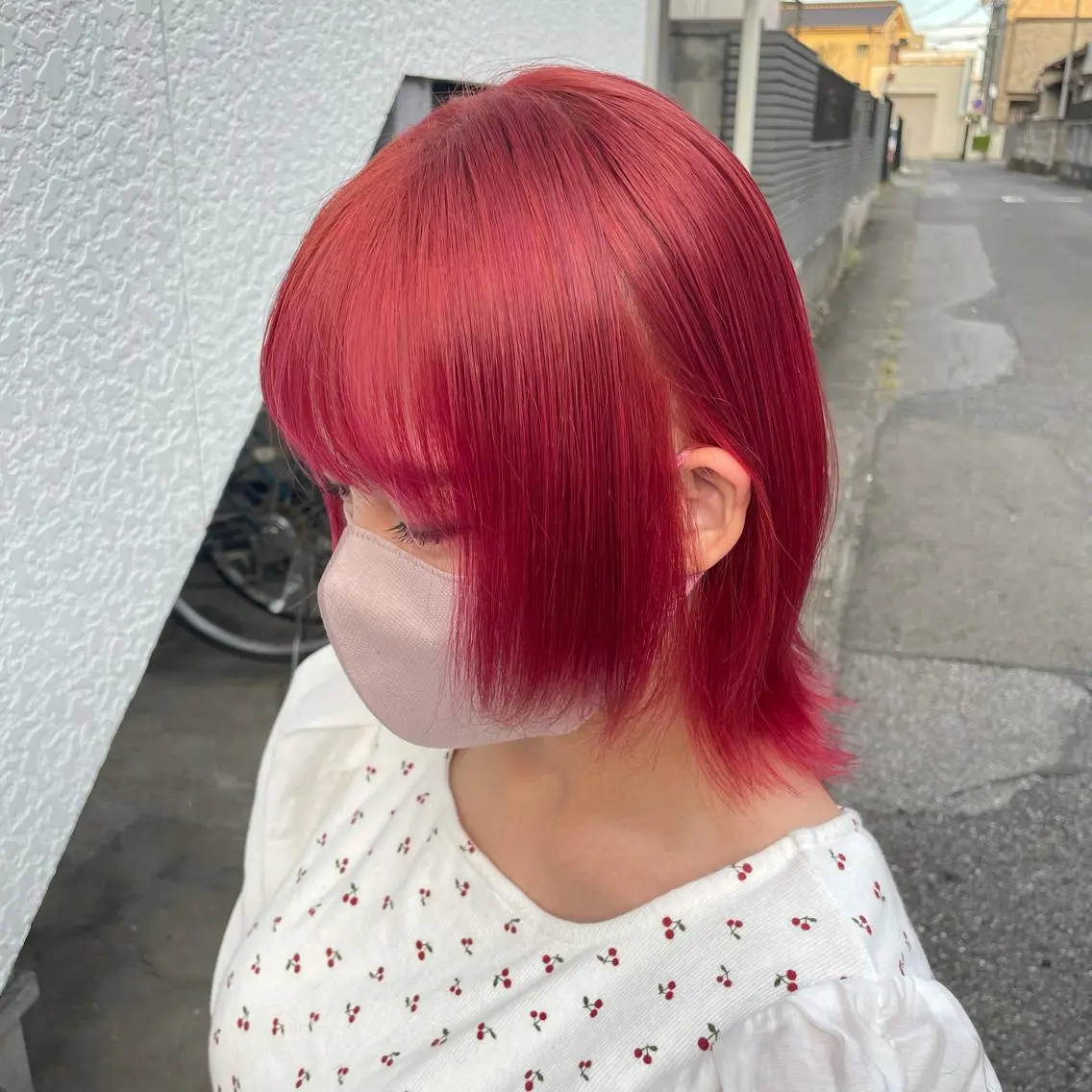 ショート カラー ブリーチ ダブルカラー レッドカラー インナーカラー 推し ブリーチ 髪質改善のヘアスタイル