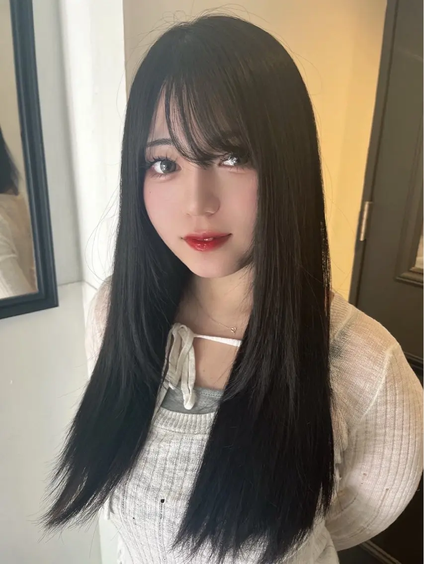 カラー シモカワ メイのヘアスタイル