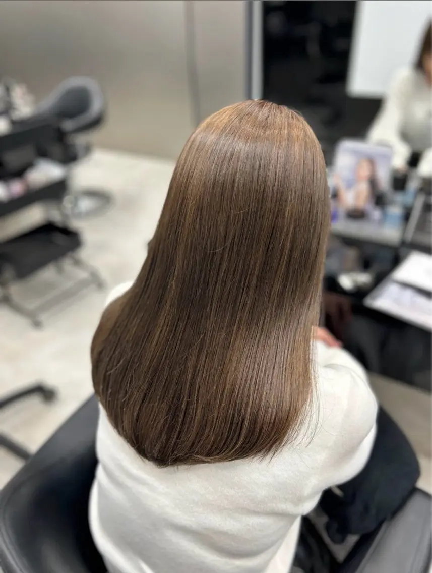 ロング カラー ブリーチ 透明感カラー グレージュ ミルクティーグレージュ ブリーチなしカラー カット ヘアカラー 💜ひな💜韓国レイ ヤー/透明感/美髪のヘアスタイル