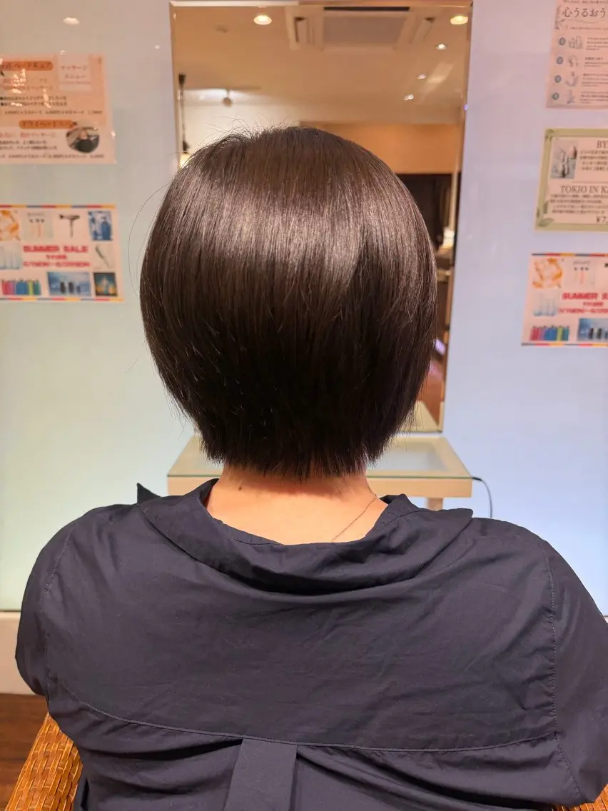ショート moe 美髪矯正 ストレートのヘアスタイル