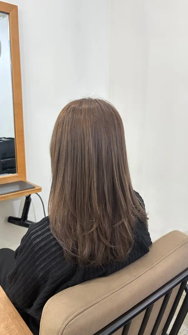 ミディアム アッシュ tranq nacoのヘアスタイル