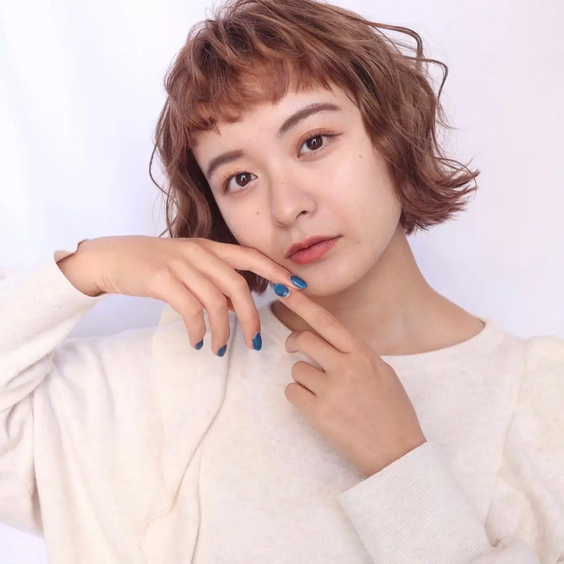 ミディアム 髙井 麻帆のヘアスタイル