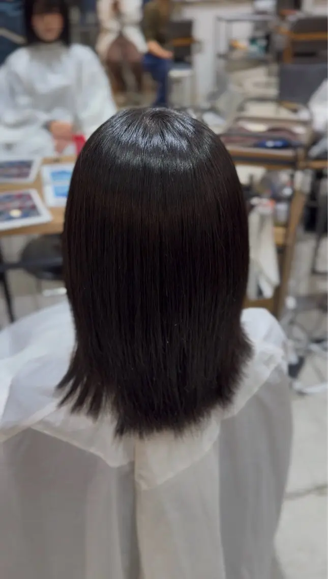 セミロング 縮毛矯正 トリートメント にいな/柔らか縮毛 矯正/艶カラー☘️のヘアスタイル